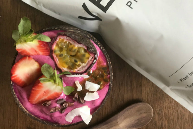 Dragon Fruit Smoothie Bowl