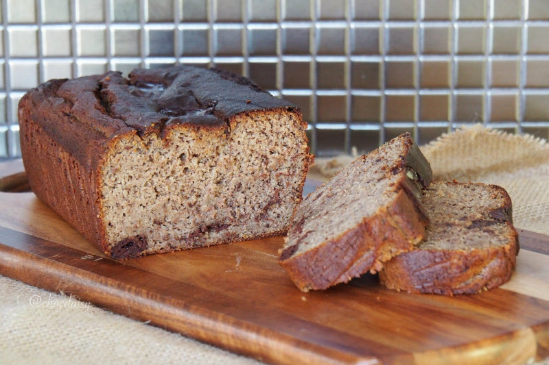 Banana Bread with Chunky Chocolate 